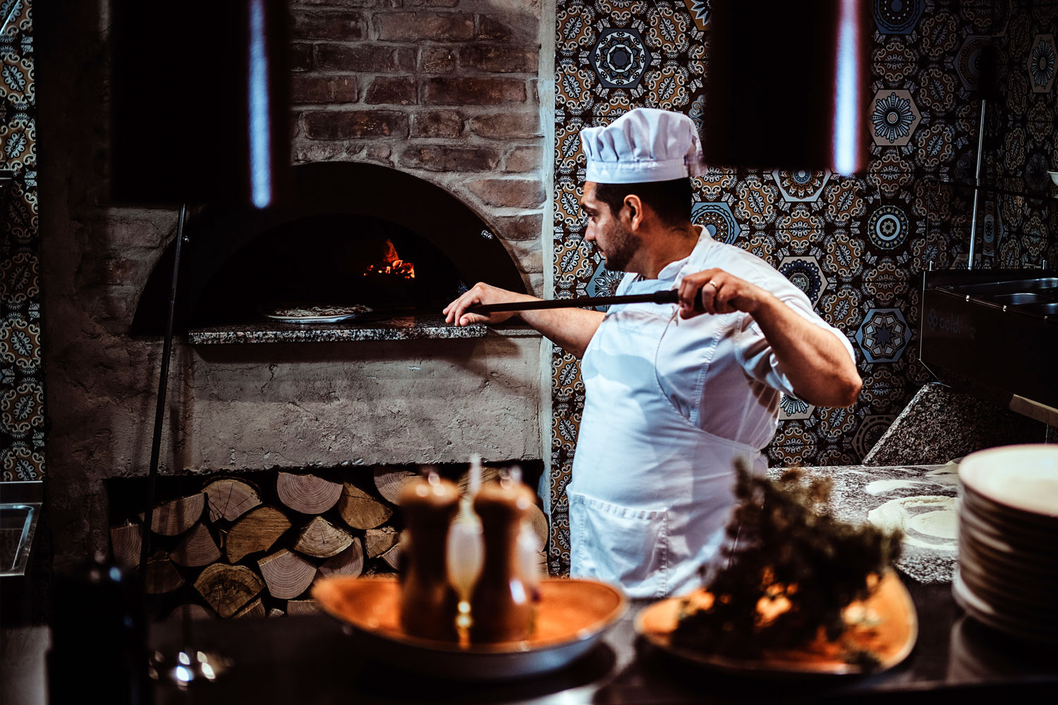Lavorazione impasto pizza